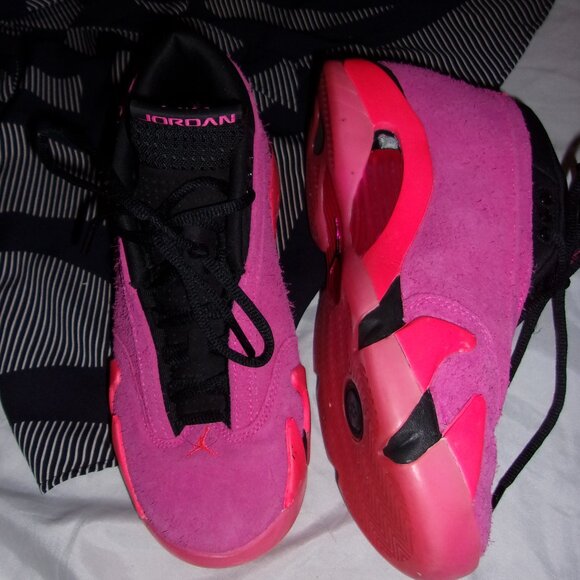 size 81/2 8 1/2 Air Jordan Womens Jordans 14 Retro Low Shocking Pink  DH4121-600 - Picture 1 of 8